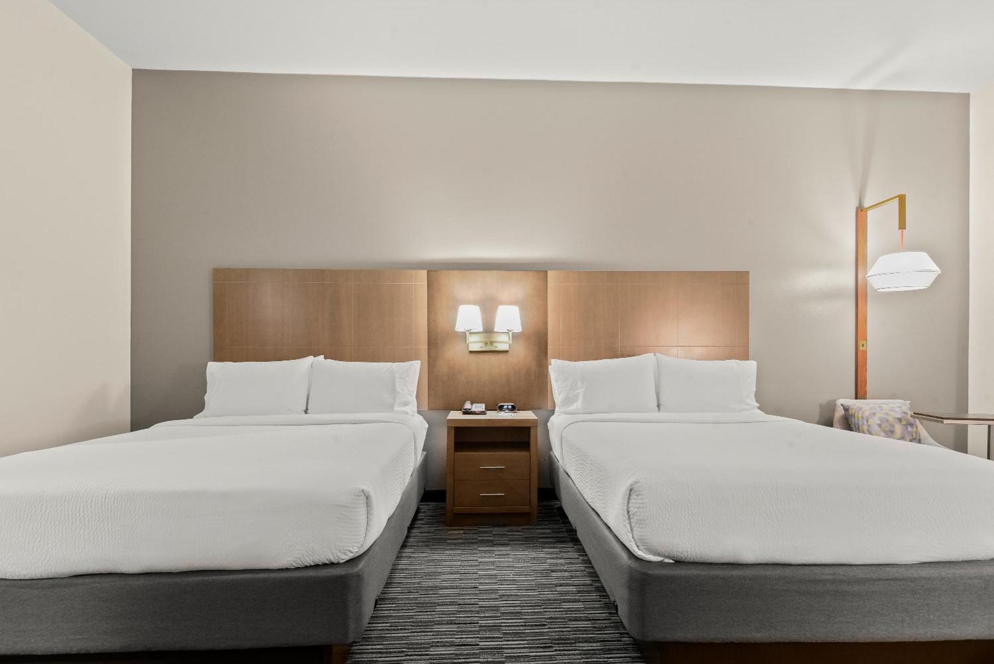 Holiday Inn Gonzales By Ihg Exterior photo