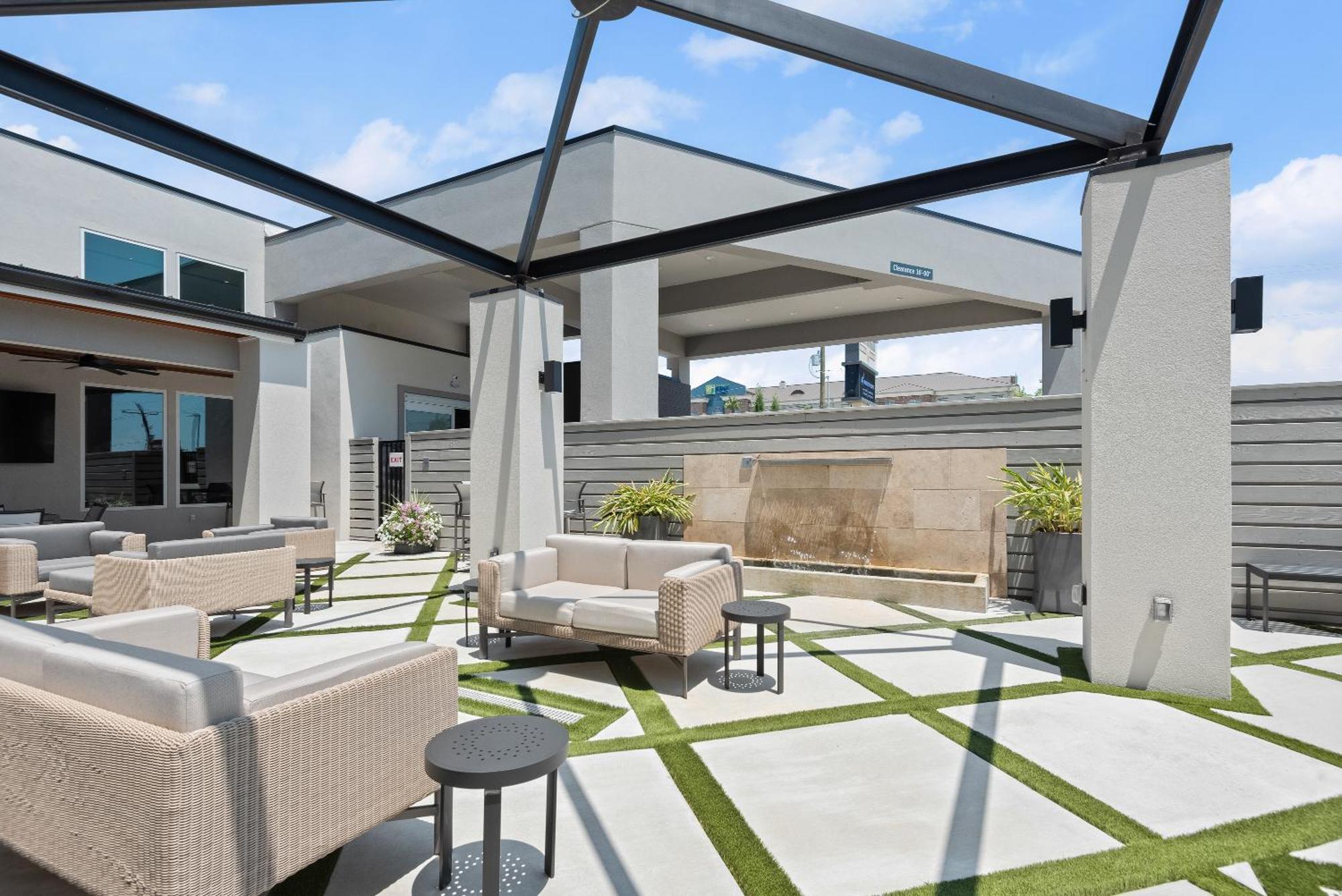 Holiday Inn Gonzales By Ihg Exterior photo